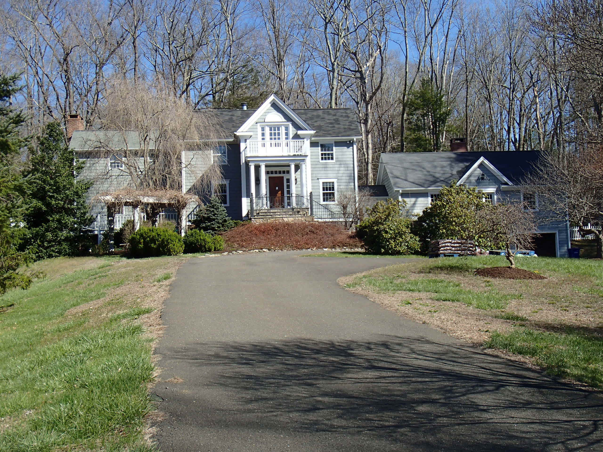 Building photograph for 275 WEWAKA BROOK RD